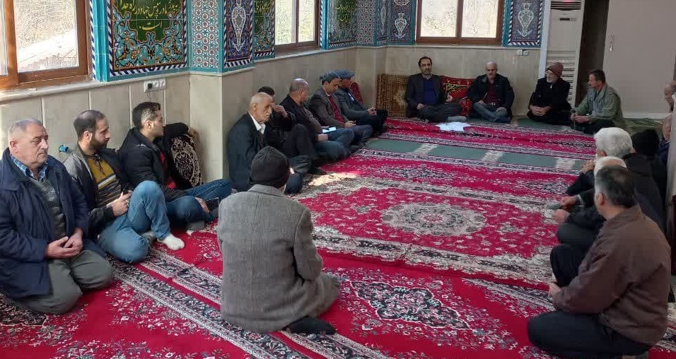 دوره های آموزشی و ترویجی بهره برداران چای در مناطق مختلف چایخیز گیلان و مازندران در نیمه دوم سال 1401