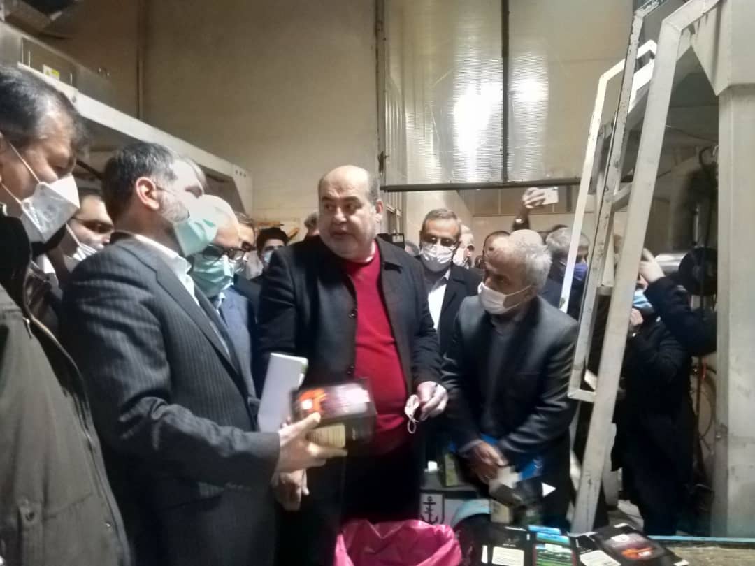 بازدید  دکتر ساداتی نژاد وزیر محترم جهادکشاورزی از کارخانه چایسازی و بسته بندی چای در شهرستانهای لنگرود و املش