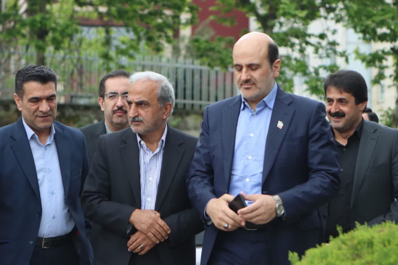 گلباران مزار پدر چای ایران با حضور مسئولان در لاهیجان