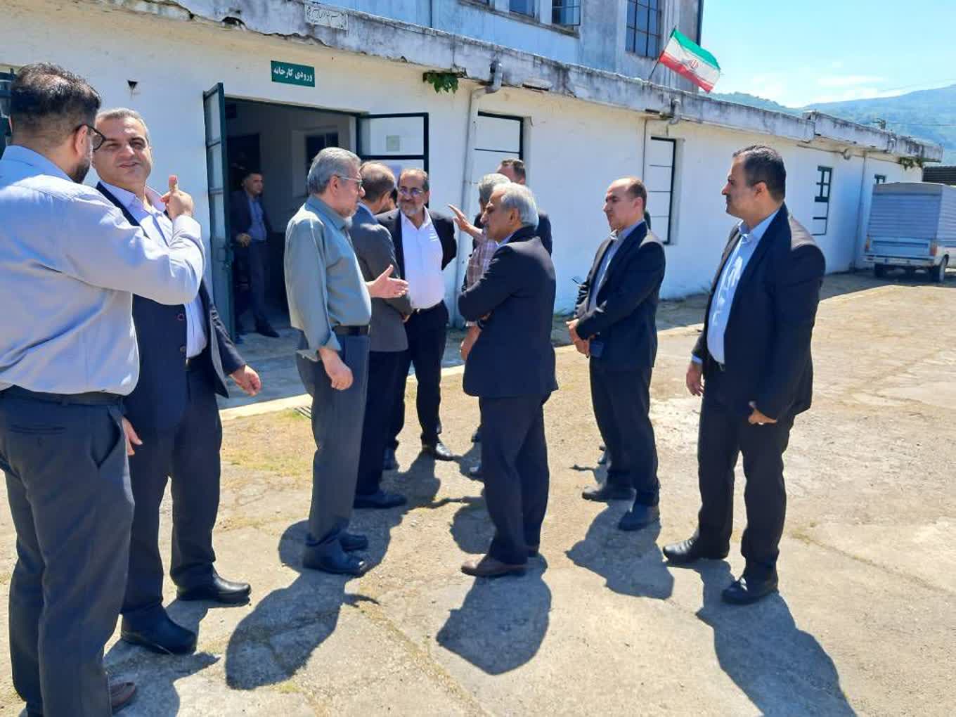دیدار رئیس سازمان چای کشور با فرماندار شهرستان تنکابن و بازدید از کارخانجات چایسازی