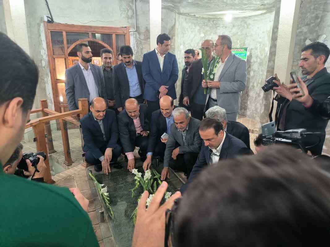 بازدید استاندار گیلان از موزه چای و ادای احترام به  مزار پدرچای ایران