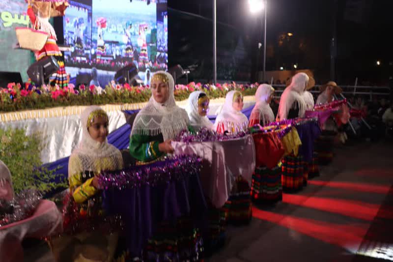 برگزاری جشنواره ملی چای با استقبال چشمگیر مردم در لاهیجان
