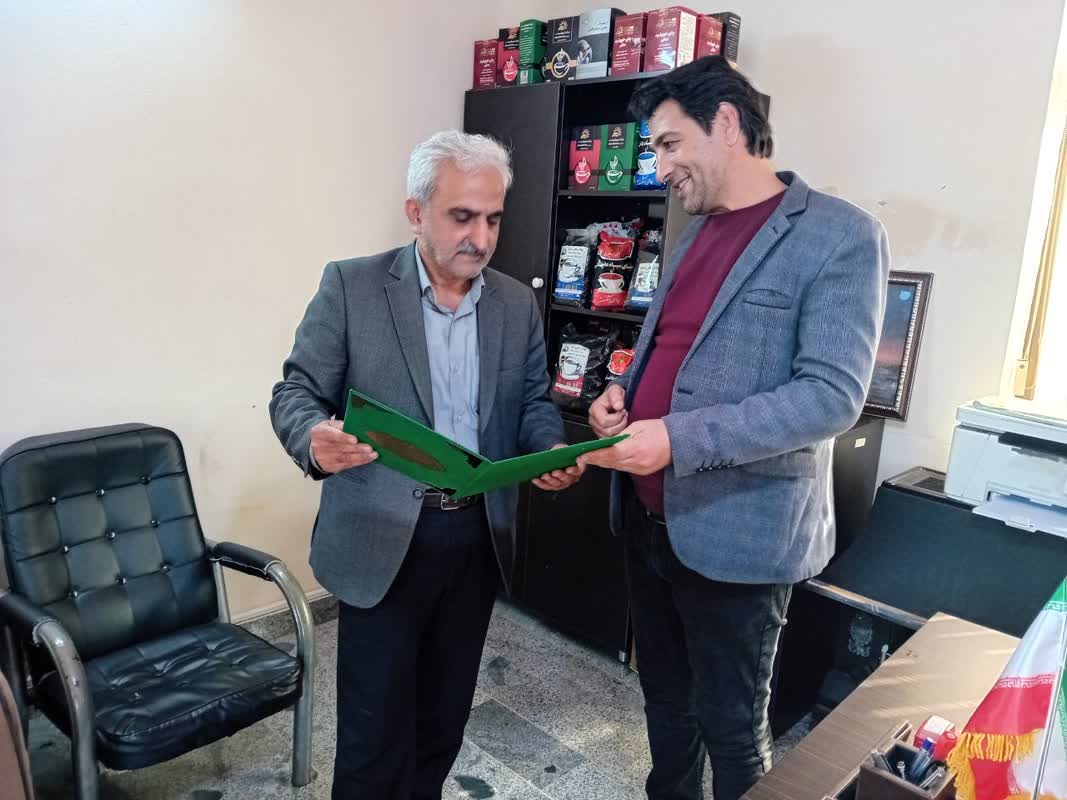 تقدیر رئیس سازمان چای کشور از مدیران کارخانجاتی که مطالبات چایکاران را بموقع پرداخت نمودند