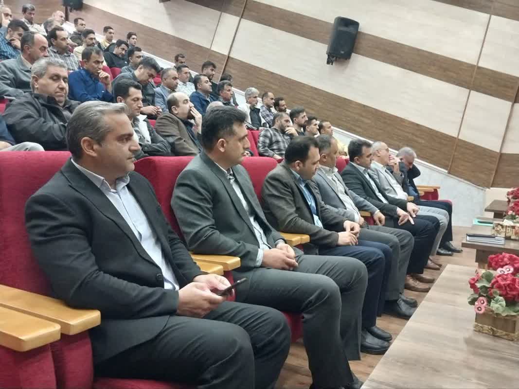 برگزاری دوره آموزشی  و بازآموزی استانداردهای خرید تضمینی برگ سبز چای 